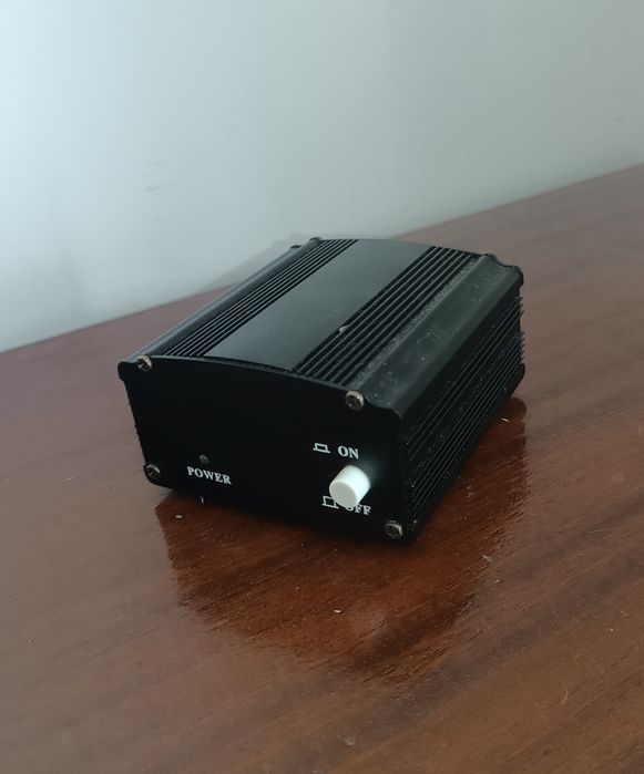 Fonte de alimentação externa  "Phantom Power" 48V
