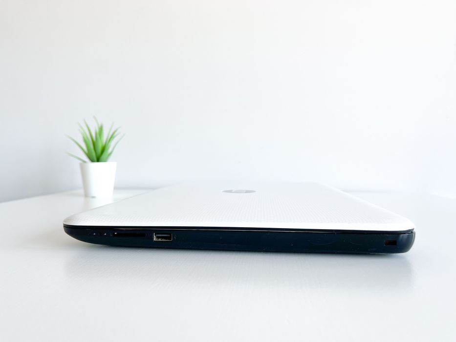 HP Laptop, 5th Generation i3 with 500GB SSD (including charger)64738820886914124