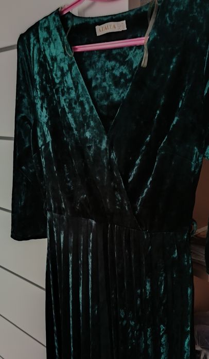 Продам сукню смарагдового кольору