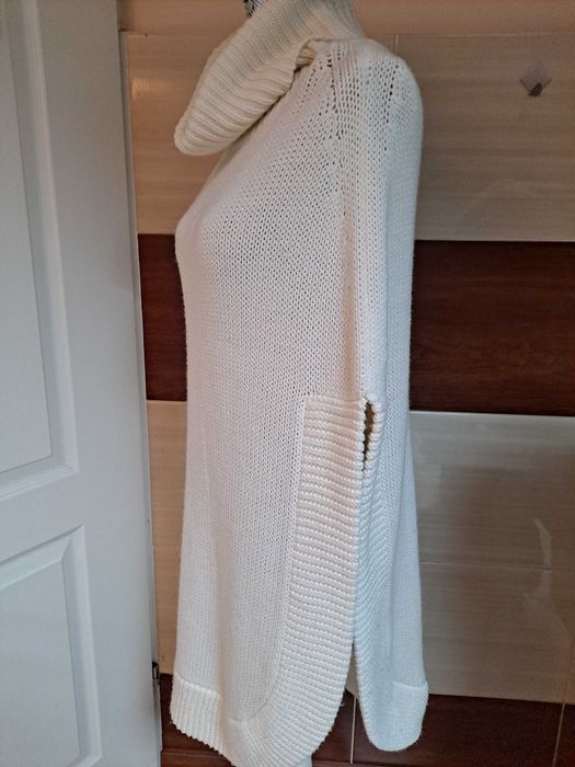 Sliczny sweterek damski.