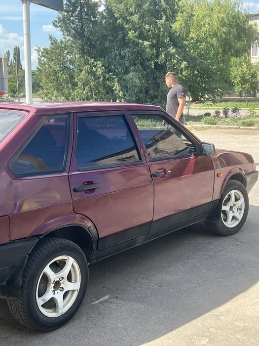 Продам ваз2109  1.5газ бензин