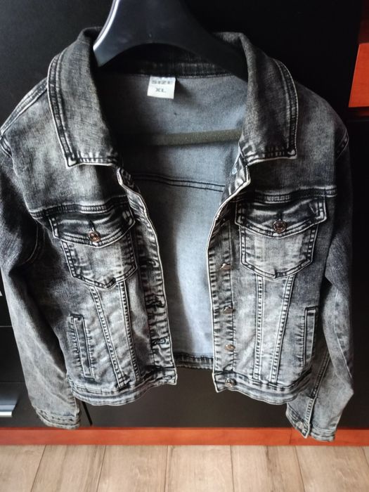 Kurtka damska jeans z metki xl wypada Mz aplikacją