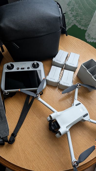 DJI Mini 3 Pro Fly More Combo + DJI RC + 4 baterie + torba