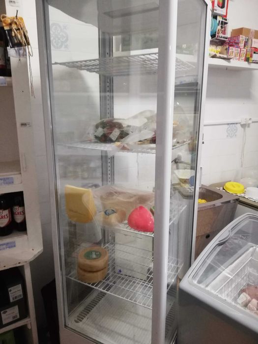 Refrigeradora vertical