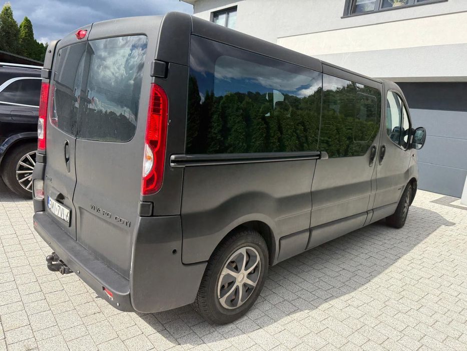 OPEL VIVARO 9 osobowy