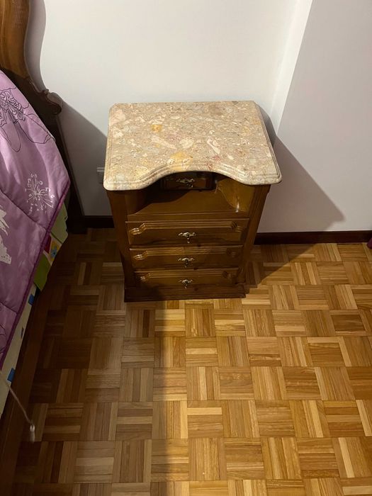 Mobília Quarto casal-cama completa+2mesas cabeceira+cómoda+2colchões