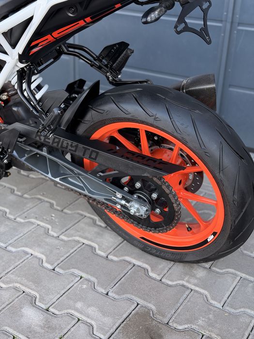 Мотоцикл KTM Duke 390
