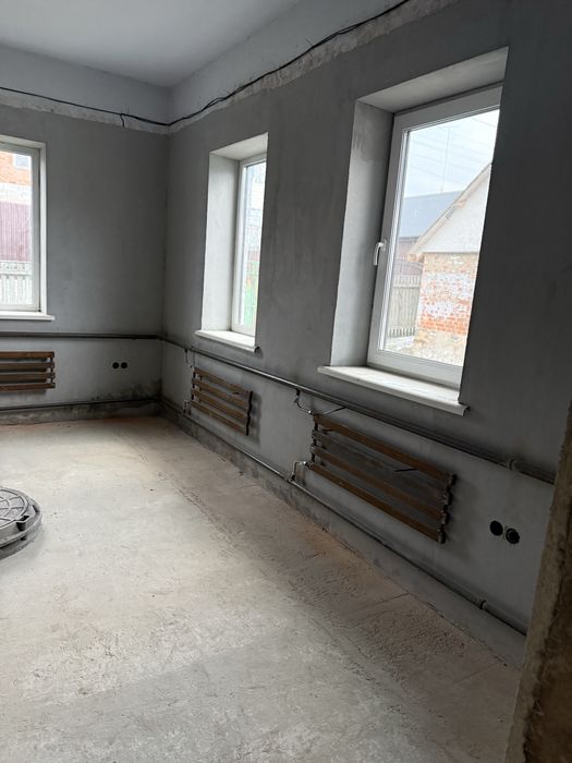 Продається будинок в м.Звенигородка у районі 5 школи