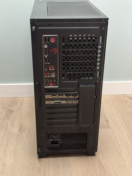 Mocny zestaw PC z monitorem 4K – idealny do gier i pracy