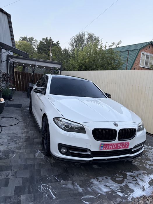 BMW F10 528i продам