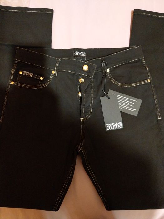 Wyprzedaż spodnie męskie Versace Jeans Couture.