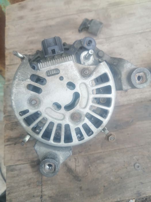 Генератор на форд конект на запчастини