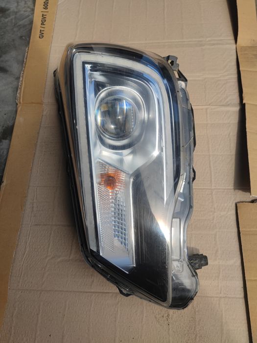 Lampa lewa przód ful LED  Subaru Forester 5