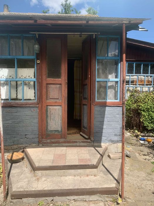 Продам будинок в селі.