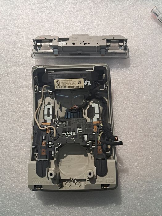 Lampki podsufitki Audi A4 B7