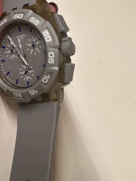 Relogio Swatch pulseira borracha cinzenta clara