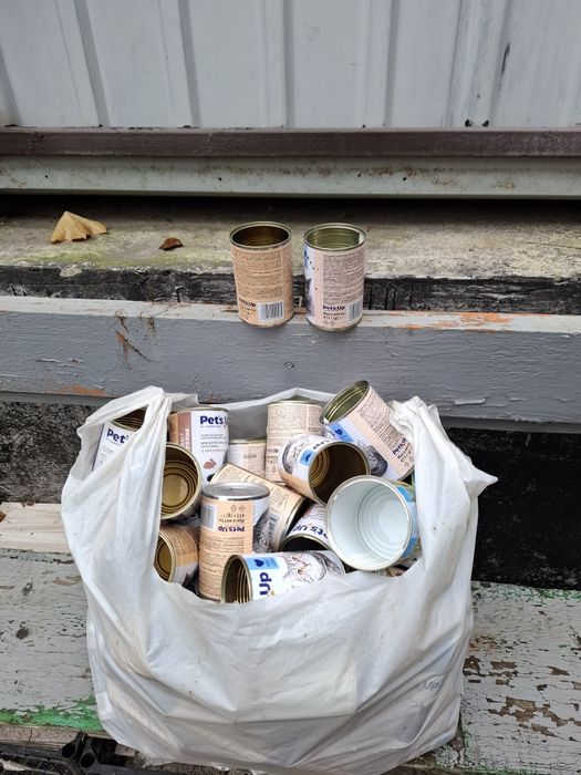 Отдам банки для окопных свечей