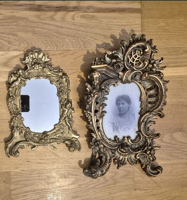 Бронзовая рамка ,старинная . Подсвечники , пушка