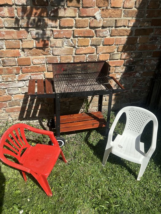 Grill + 2 krzeselka