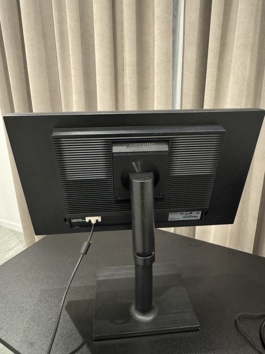 Монітор Samsung S24E450