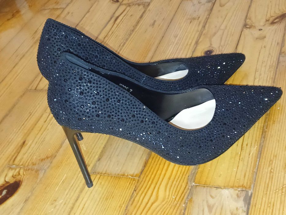 Wysokie szpilki w stylu Glamour