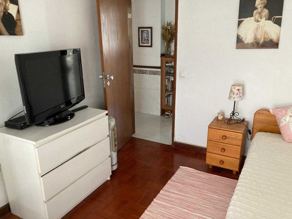 Quarto para estudante universitário em ambiente familiar nos Olivais