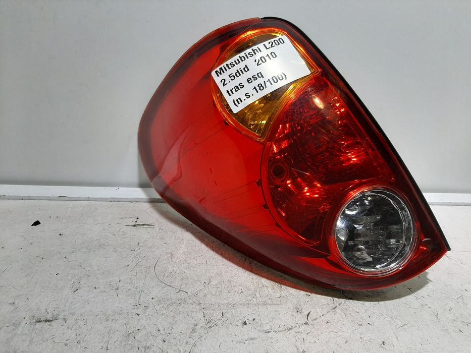 Farolim esquerdo MITSUBISHI L 200 / Triton Pick Up Chassis (KA_T, KB_T