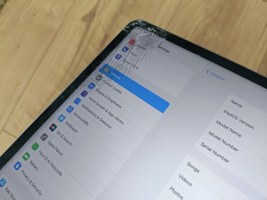 Apple iPad Pro 12,9" 5. generacji (M1) 128 GB Wi-Fi – sprawny, pęknięta szybka