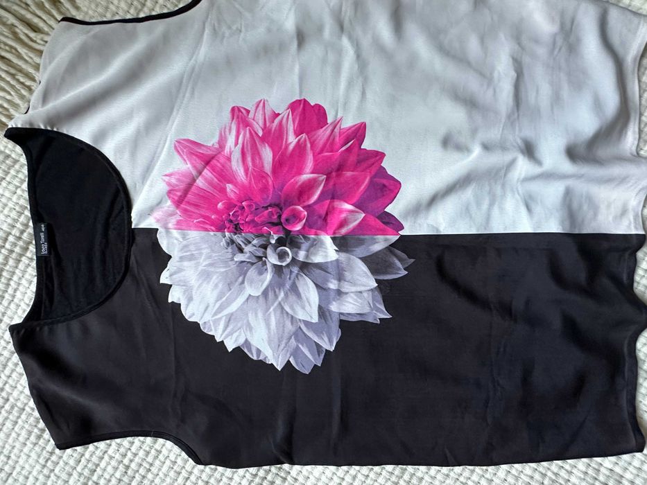 Ніжна легка футболка ф.Laura Torelli р-46/48 відміний стан