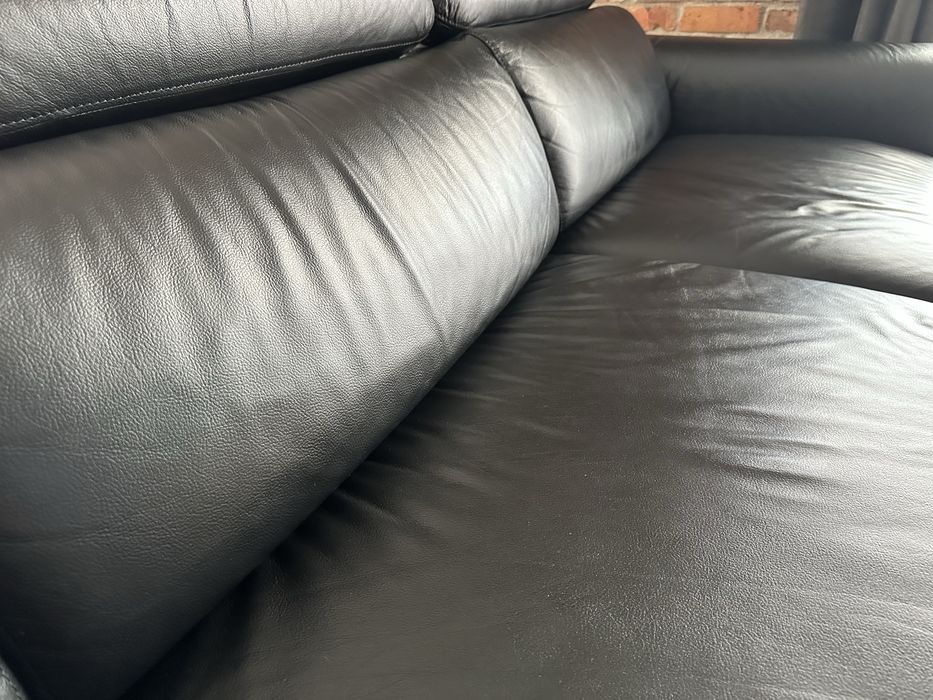 Sofa skórzana Agata Meble  + pufa