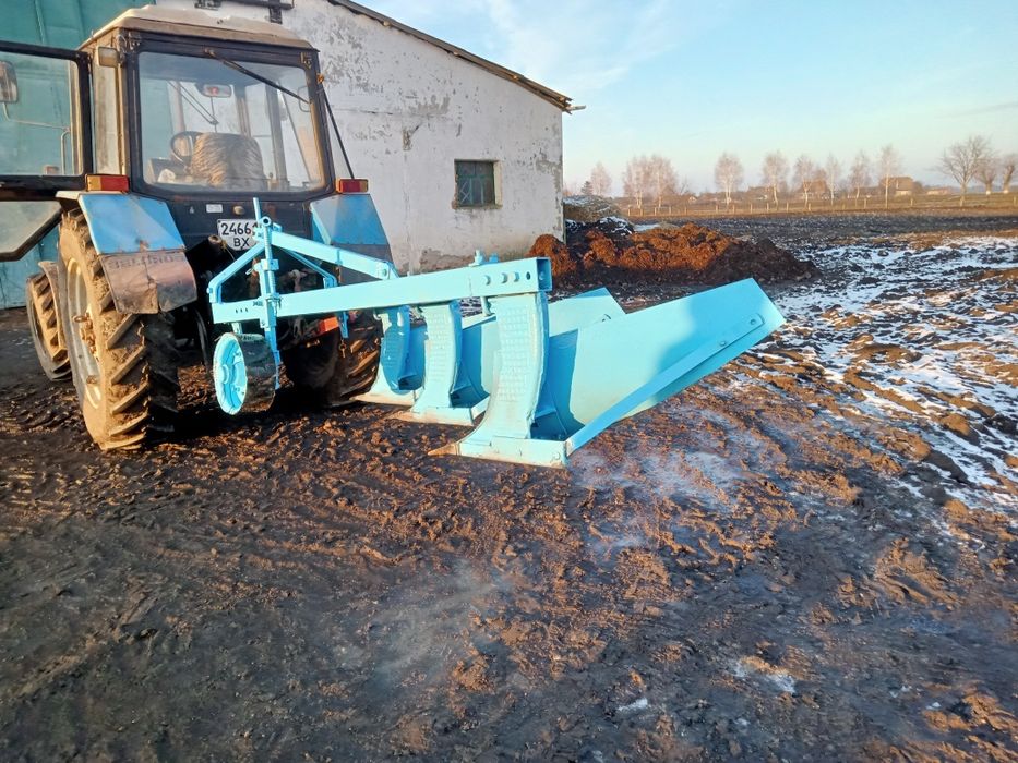 Плуг  3 корпусний