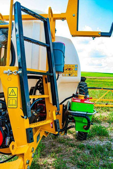 Опрыскиватель прицепной Богуслав ОПК 3200 24 Титан New ARAG Bravo 400