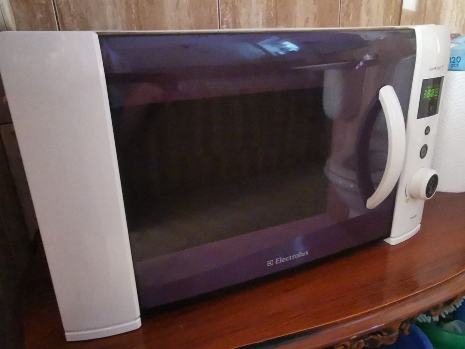 Duża pojemna Mikrofalówka Electrolux z Grillem | Komplet | Okazja