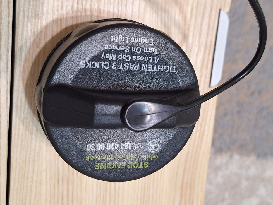 Пробка бензобака A1644700030 Mercedes