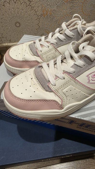 Кросівки для дівчинки Skechers