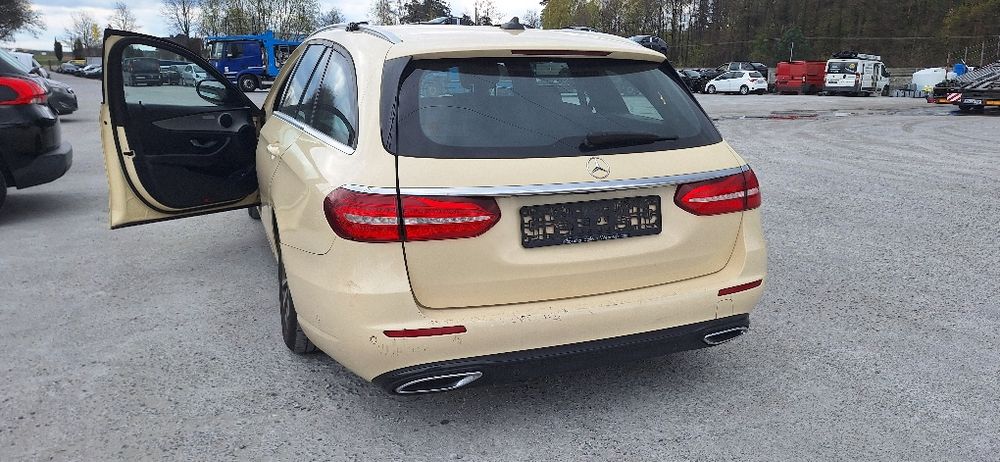 Cały Mercedes E klasa w213 na części 623 kod lakieru.