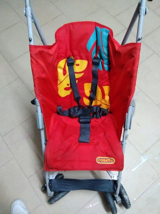 Carrinho de bebê rebatível