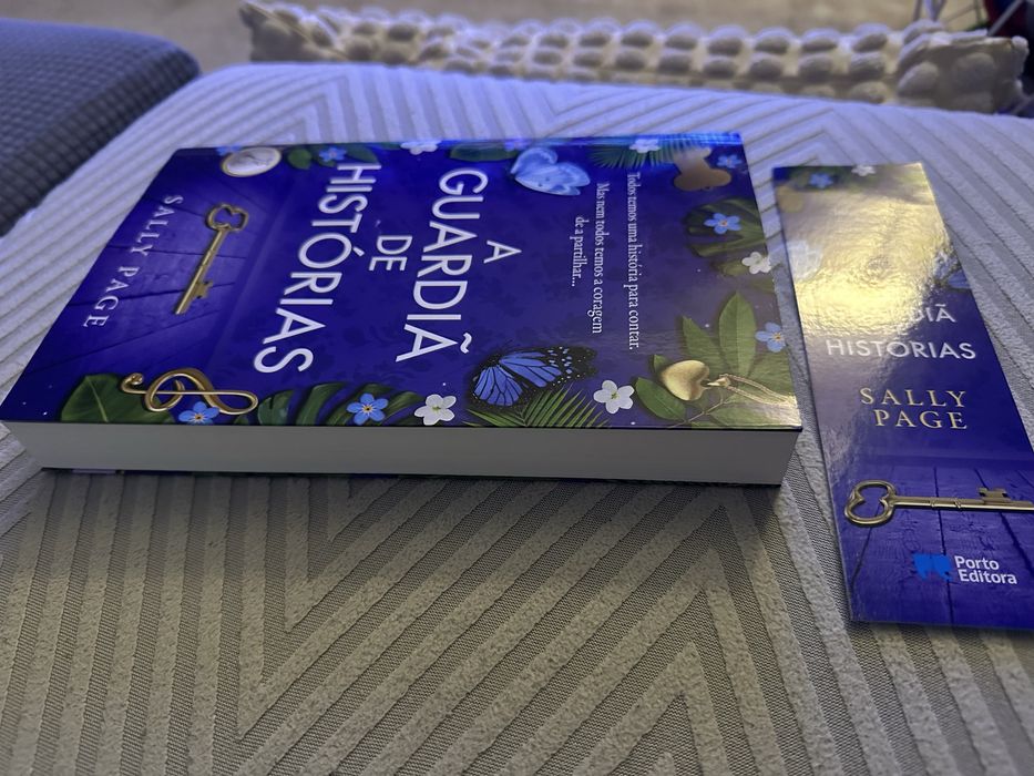 Livro : A Guardia de Historias - Sally Page