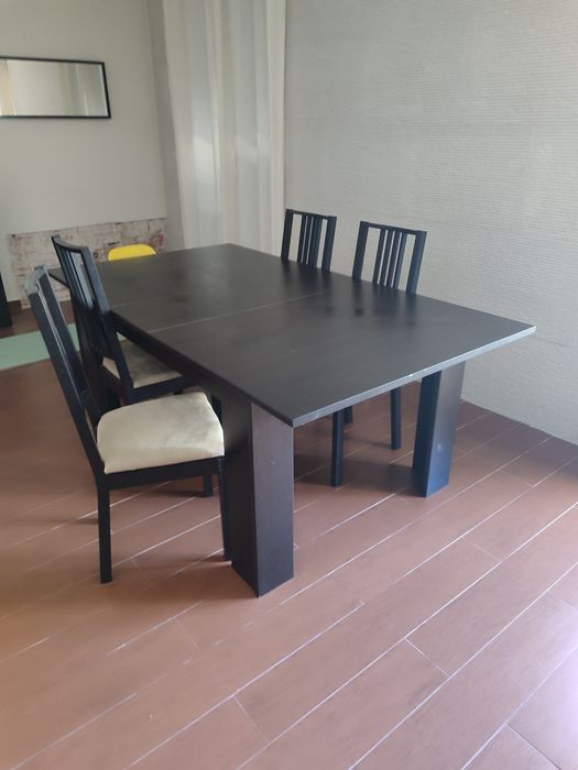 Mesa e 4 cadeiras