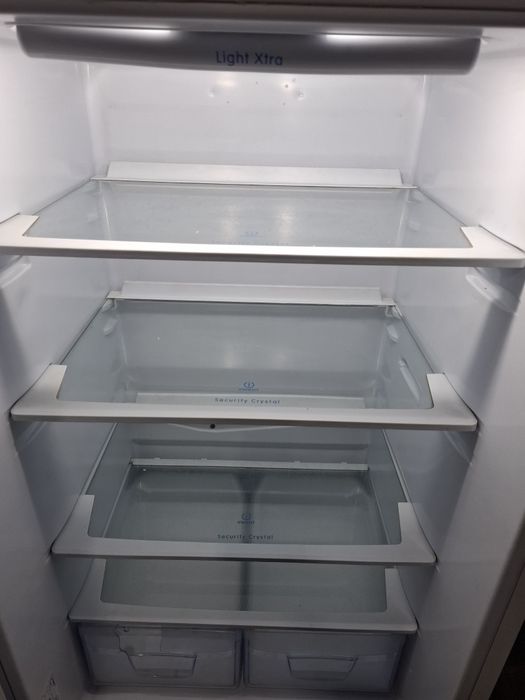 Lodówka Indesit Lodówka-zamrażarkę 185