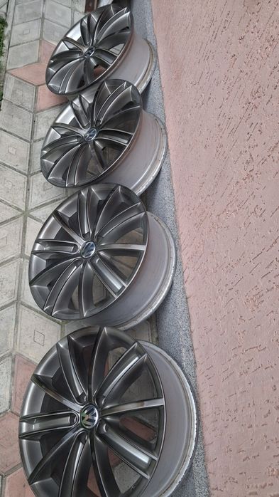 Оригінальні диски титани VW Tiguan Passat  5/112R18 vag