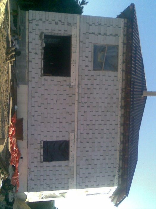 Фундаменти,Кладка блока і цегли, армопояси. Покрівельні послуги.