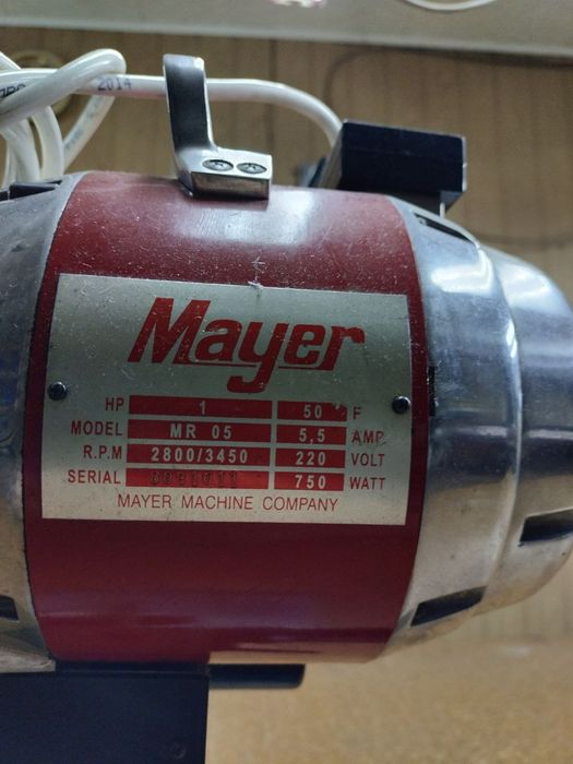Професійний розкрійний ніж Mayer MR05