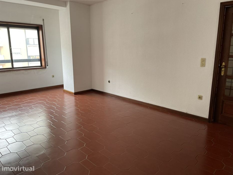 Alugo T1 Avenida da República – Gaia