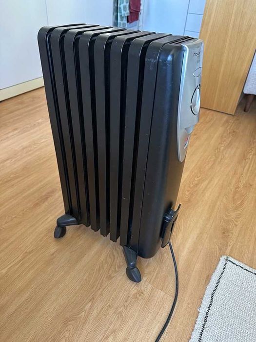 Aquecedor a óleo Rowenta preto (2000W)