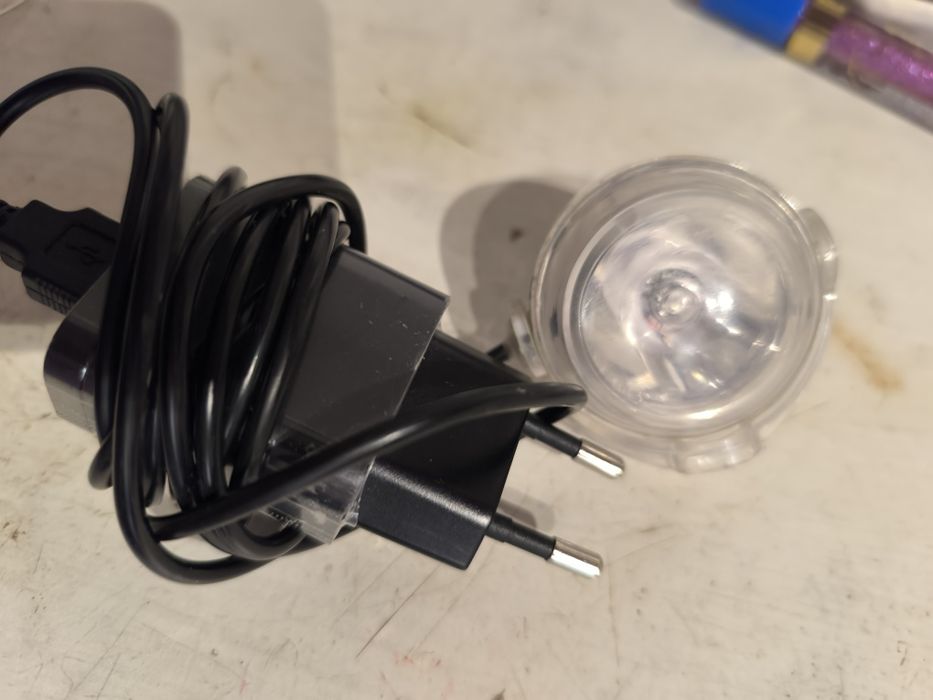 Kulka oświetlenie do akwarium, zmienia kolory