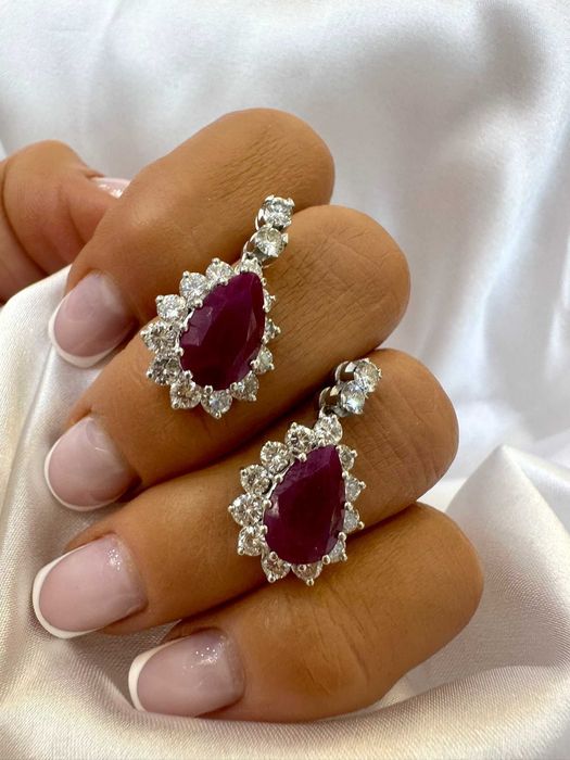 Kolczyki z naturalnymi rubinami  i diamentami naturalnymi 2.30 CT