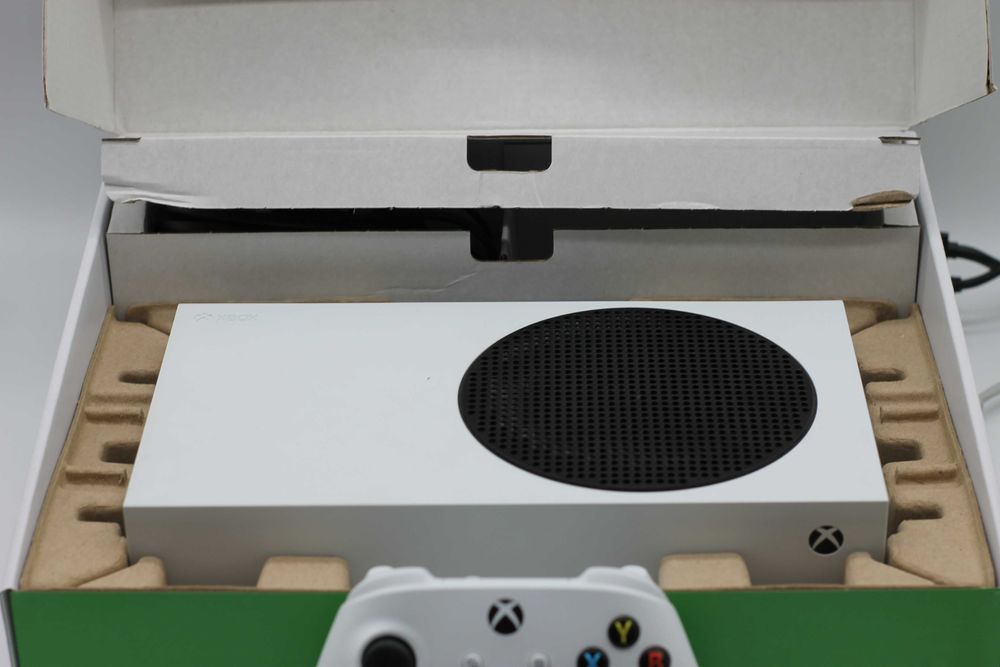 xbox series s | stan idealny | pad 0 driftu | kompletny box