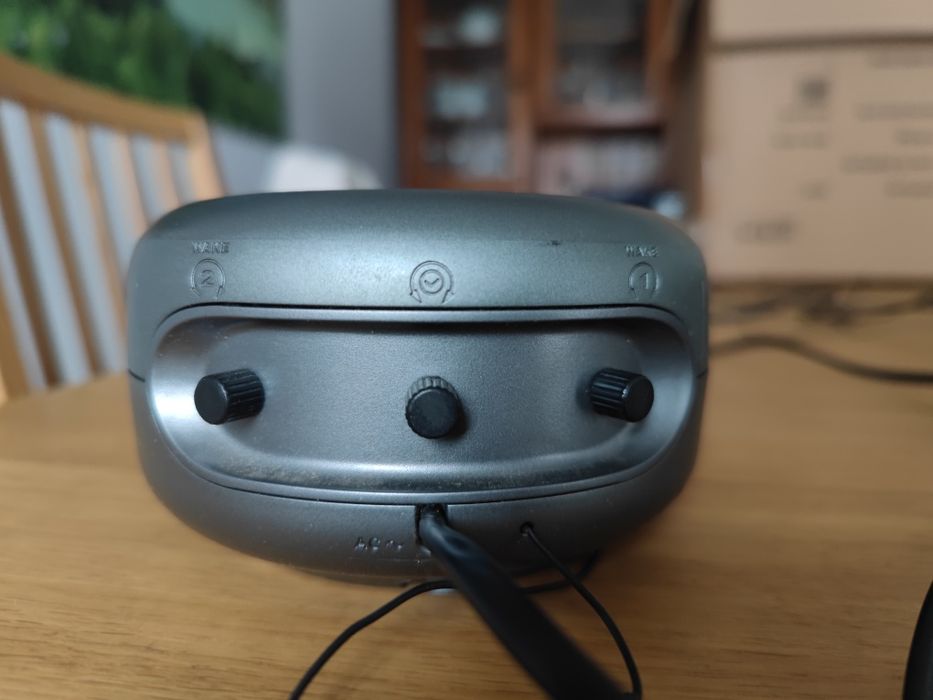 Rádio cinzento pequeno