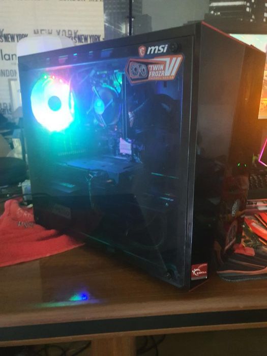 Pc gamer fixo só falta uns parafusos